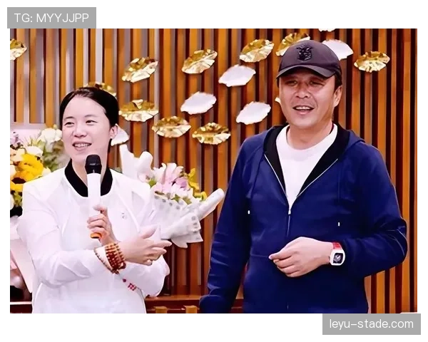 王楠赛场像女王，下楼买菜像隔壁阿姨，手上那只包让我怀疑人生